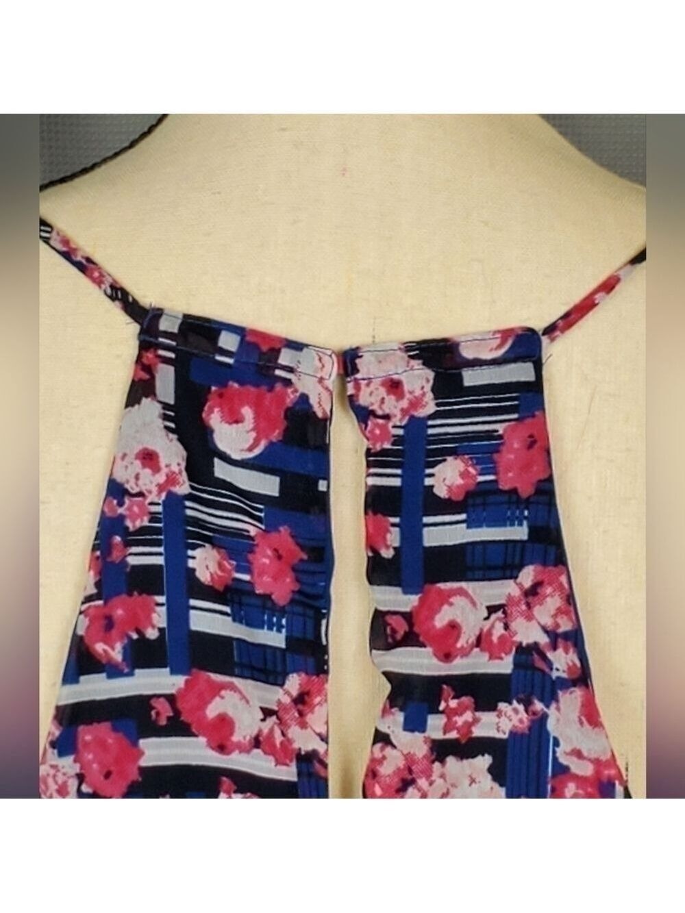 Floral patterened tank top, blue and pink, size L - Picture 5 of 7